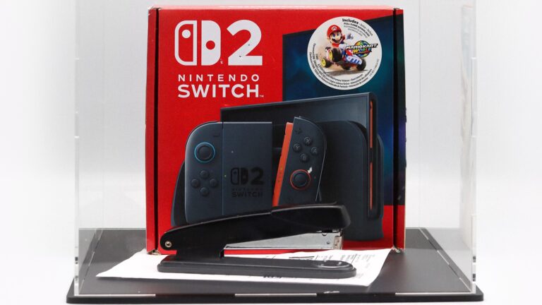 На аукционе продают «убийцу Nintendo Switch 2» — тот самый степлер из GameStop