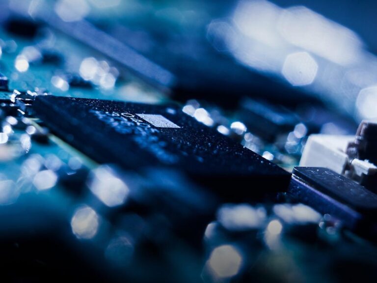 GPD представила портативную консоль Win 5 на флагманском Ryzen AI Max+ 395