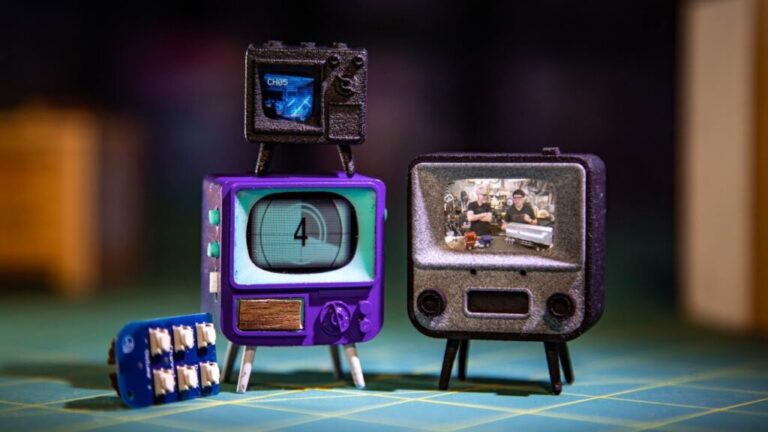 TinyTV 2: крошечный ретротелевизор размером с ладонь