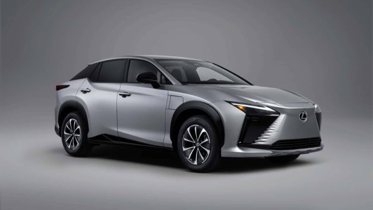 Lexus представила обновлённый электрокроссовер RZ 2026 — быстрее, мощнее и с запасом хода до 480 км