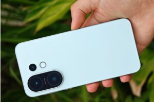В сети раскрыли дизайн компактного vivo S50 Pro mini до его премьеры
