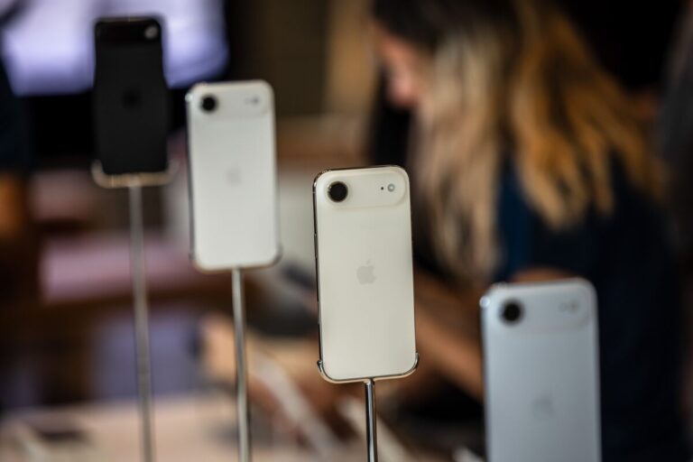 После выхода iPhone Air Apple лишилась ещё одного дизайнера