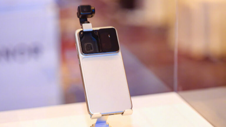 Honor показала роботизированный смартфон Robot Phone вживую