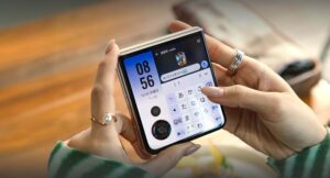 Nubia представила раскладушку Flip 3 с крупным внешним экраном