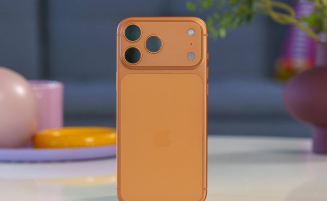Владельцы iPhone 17 Pro Max столкнулись с багом зарядки после полной разрядки