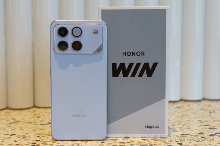 Honor Win с аккумулятором на 10 000 мАч и кулером в блоке камер показали «вживую»