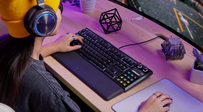 Corsair представила игровую клавиатуру Galleon 100 SD со встроенной Stream Deck