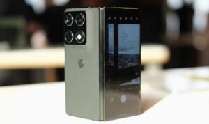 Складной Motorola Razr Fold вошёл в топ-10 камерофонов по версии DxOMark