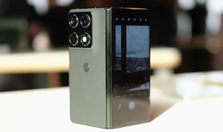 Складной Motorola Razr Fold вошёл в топ-10 камерофонов по версии DxOMark