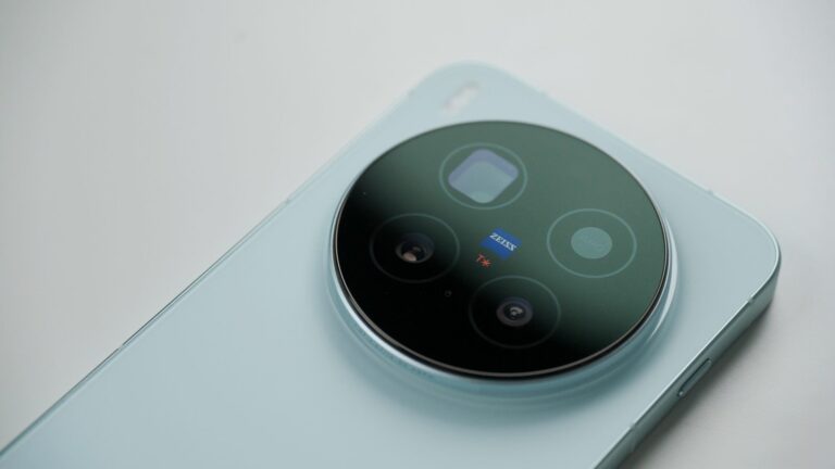 vivo «засветила» смартфон X300 Max на MWC 2026