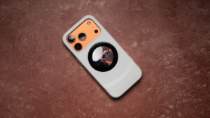 Чехол Selfix для iPhone 17 Pro: селфи на максимум