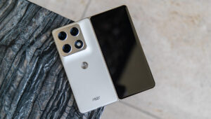 Motorola раскрыла цену складного Razr Fold — почти $1900