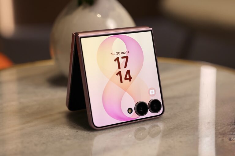 Samsung представила Galaxy Z Flip8 — самую тонкую раскладушку в истории серии